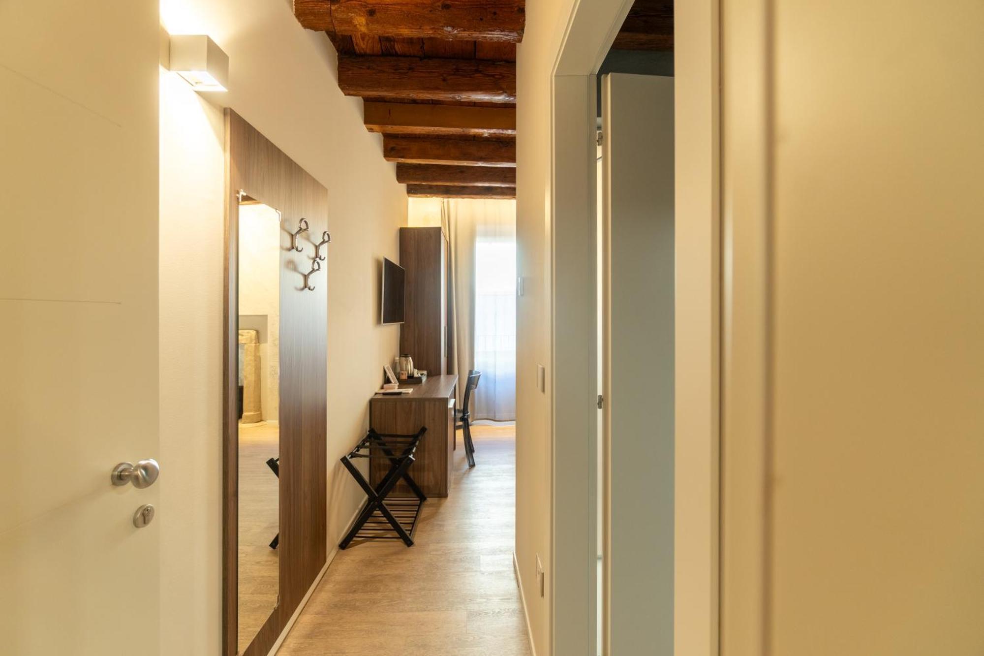 La Casa In Paese Hotel Peschiera del Garda Luaran gambar