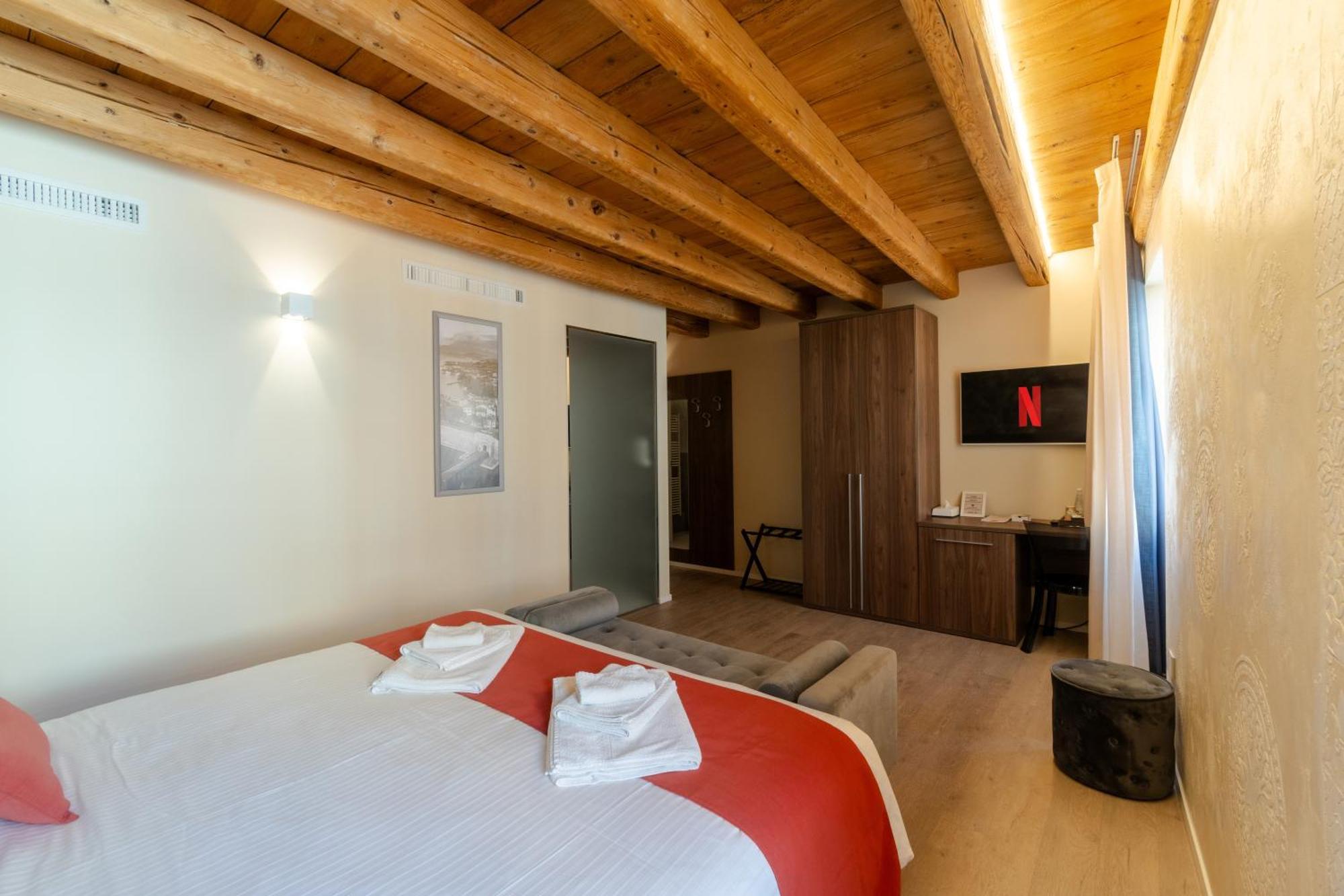 La Casa In Paese Hotel Peschiera del Garda Luaran gambar