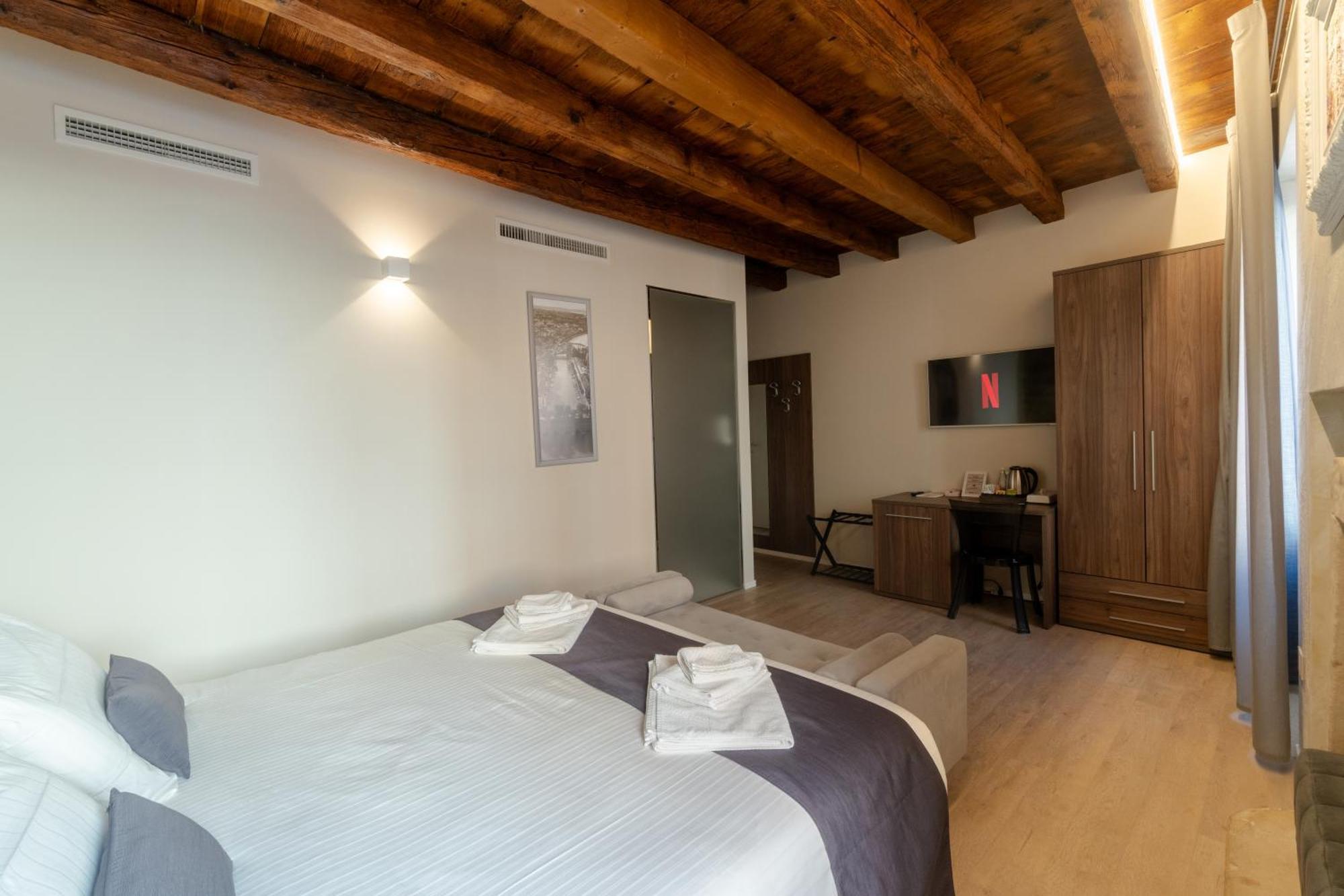 La Casa In Paese Hotel Peschiera del Garda Luaran gambar