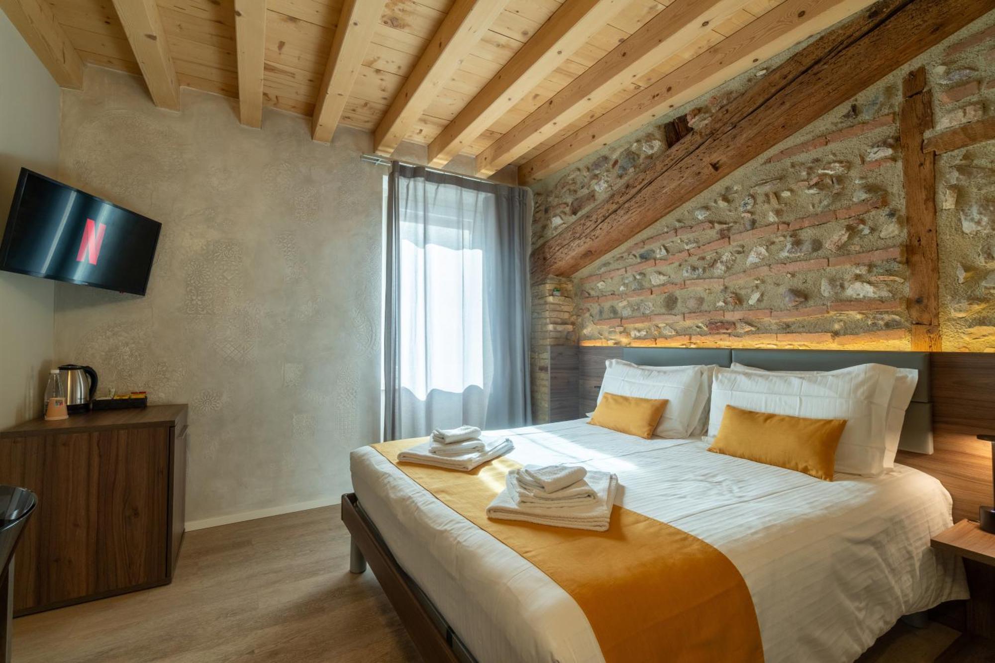 La Casa In Paese Hotel Peschiera del Garda Luaran gambar